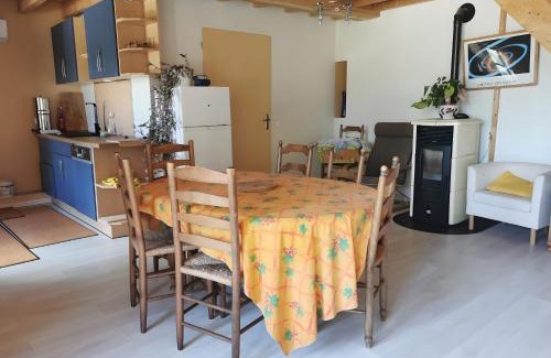 Faverges-de-la-Tour House | Gîte Studio