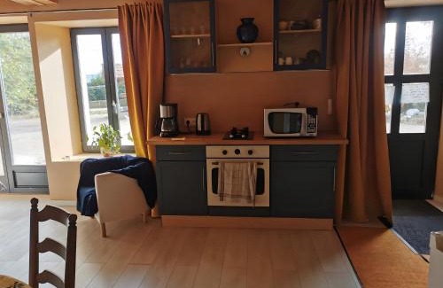 Faverges-de-la-Tour House | Gîte Studio