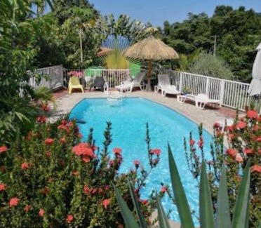 Bouillante Ski Chalet | Gîte Ti Papiyon