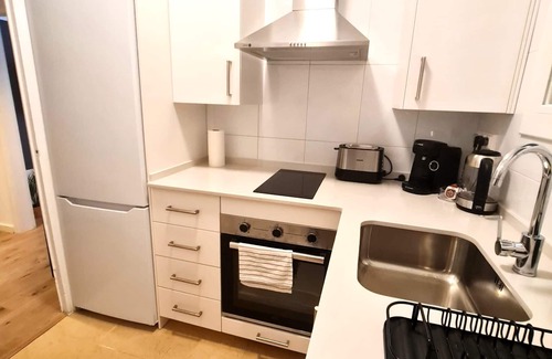 Horta-Guinardo Apartment | G11- Nice Apartment 4 Bedrooms With Balcony. Avenida Gaudi. Eixample, Barcelona