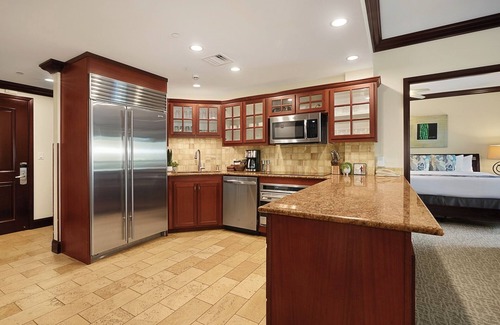 Wailua Condo | G305 - 2 BR Suite in Kapaa - Sleeps 6, Full Kitchen, AC, Pool, Waterslides, Fun!