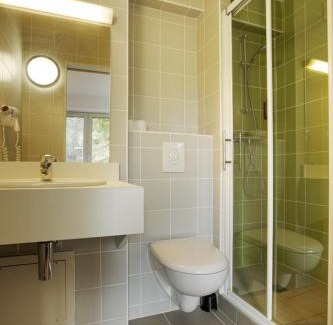 Bron Hotel | GAB HOUSE - Lyon Bron - Eurexpo City Living Stay