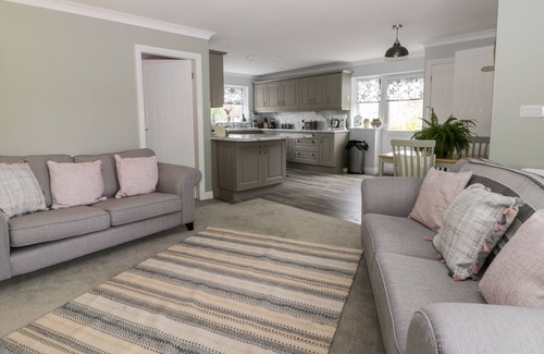 Roos Cottage | Gabby's Garden Cottage