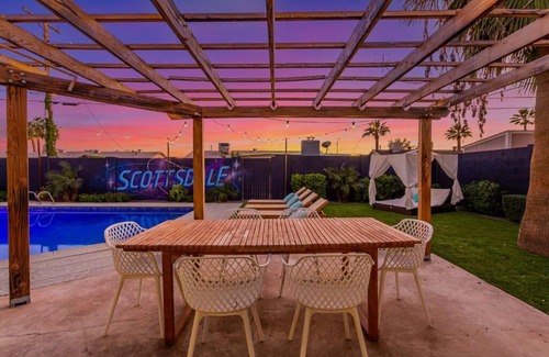 Papago Parkway House | Galactic Getaway by Scottsdale Beach Club - NEW