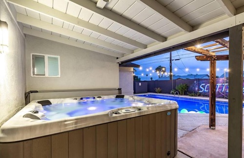 Papago Parkway House | Galactic Getaway by Scottsdale Beach Club - NEW