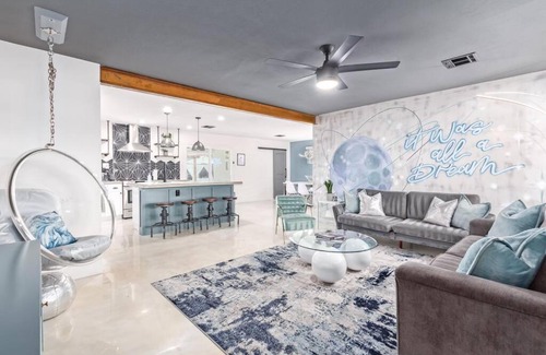 Papago Parkway House | Galactic Getaway by Scottsdale Beach Club - NEW