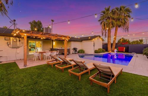 Papago Parkway House | Galactic Getaway by Scottsdale Beach Club - NEW