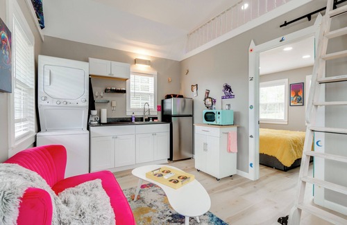 Brownwood Cabin | 'Galactikitty' - Quirky Cabin Near Lake Brownwood!