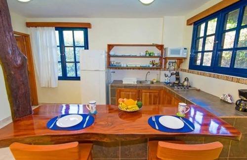 Bahia de la Academia Cottage | Galapagos Cottages - One-Bedroom House