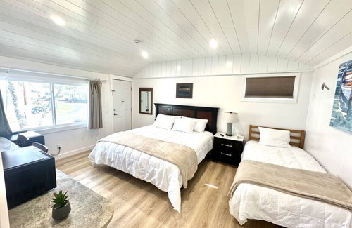 Hulls Cove Hotel | Gallagher's Travels Room Four (King and Twin)