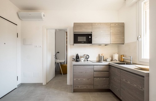 Historic Center Apartment | Galleria del Reno 2B by Wonderful Italy