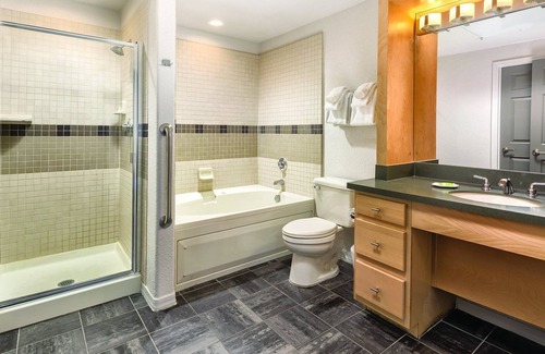 South Scottsdale Resort | Galleries, museums, boutiques and bistros!