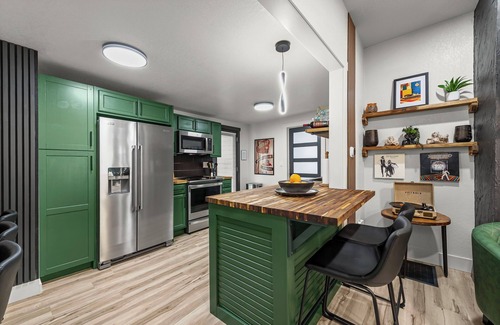 Independence House | Game Days, Family Nights & Timeless Comfort Your Independence Escape Near it all