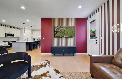 Bryan House | Gameday Oasis – Hot Tub Fire Pit Mini Golf