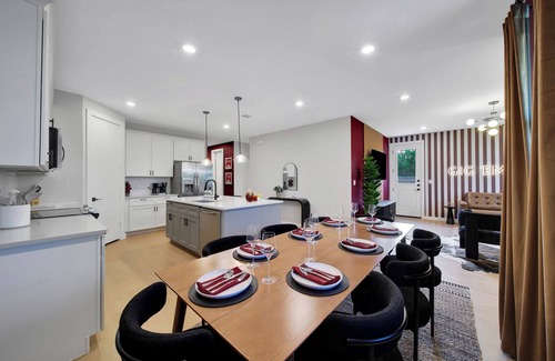 Bryan House | Gameday Oasis – Hot Tub Fire Pit Mini Golf