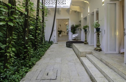 San Pedro House | Gandhi House