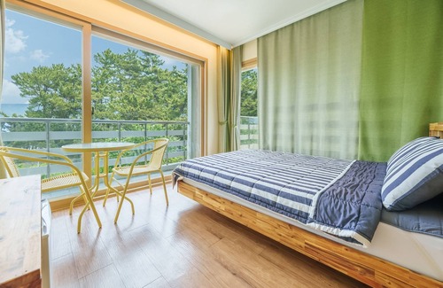 Gangneung House | Gangneng Badapunggeong Pension