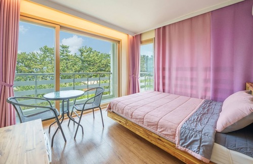 Gangneung House | Gangneng Badapunggeong Pension