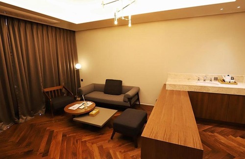 Gyo-dong Hotel | Gangneung Grey Hotel