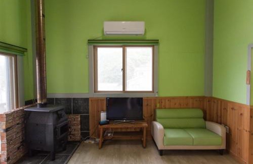 Dunnae House | Gangwon Taegisan morning birdsong