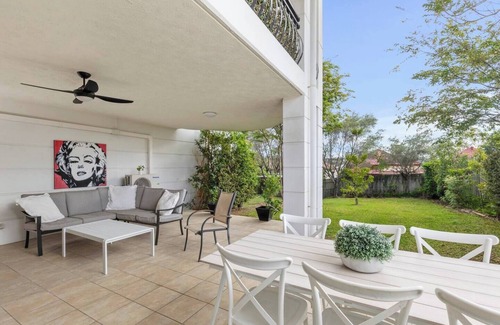 Highgate Hill Apartment | Garden Apt 2Bed/2Bath, parking
