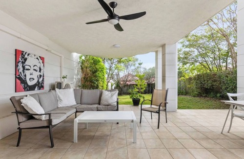 Highgate Hill Apartment | Garden Apt 2Bed/2Bath, parking