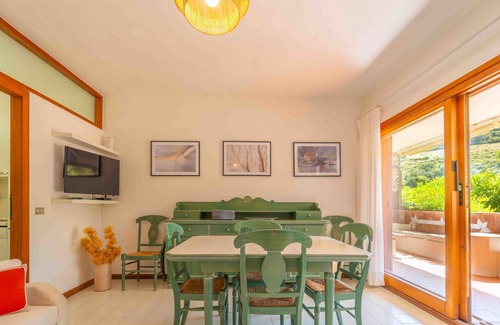 Portisco Apartment | Garden Apt - Flat with BBQ