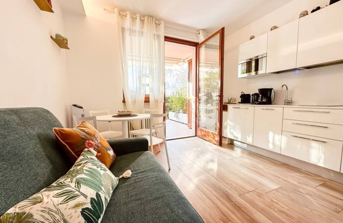 Assenza Apartment | Garden Beth's House