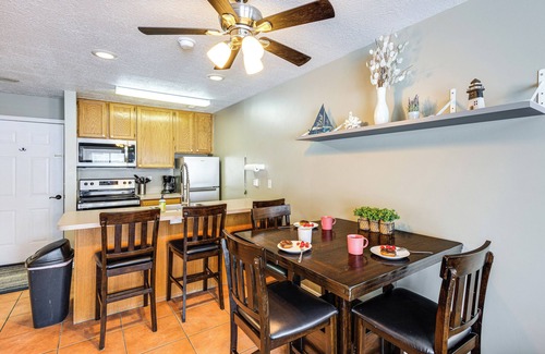Harbor Village Condo | Garden City Condo w/Pool Access by Bear Lake!