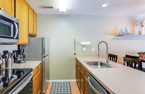 Harbor Village Condo | Garden City Condo w/Pool Access by Bear Lake!