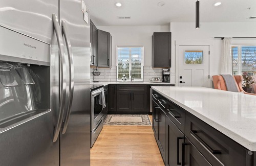Boise House | Garden City Retreat minutes to downtown Boise-Sleeps up to 21 in 10B/8B home