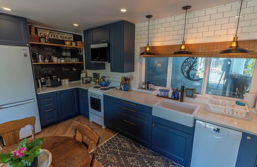 Saanich East House | Garden Cottage & Bunkie @ Horner Park