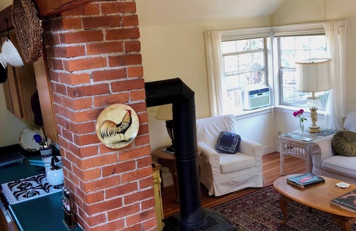 College Hill Cottage | Garden Cottage on College Hill