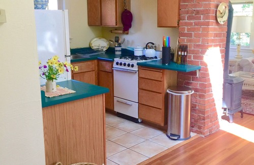 College Hill Cottage | Garden Cottage on College Hill