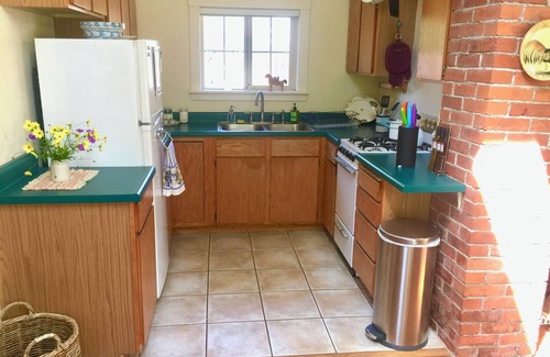 College Hill Cottage | Garden Cottage on College Hill