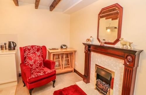 Mickleton Cottage | GARDEN COTTAGE, pet friendly, with a garden in Mickleton, Teesdale