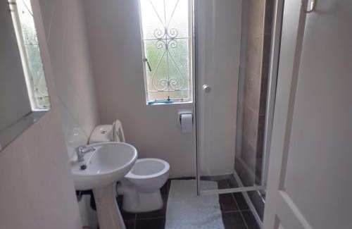 Komani House | Garden Court B&B