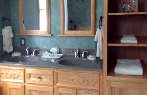 Millersburg Bed & Breakfast | Garden Gate Get-A-Way Bed & Breakfast