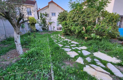 Sartrouville Apartment | Garden Guesthouse Near Paris