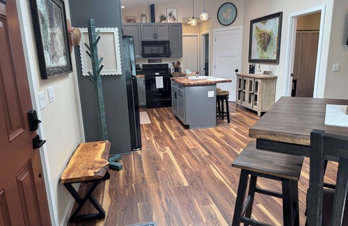 Forks House | Garden House ~ New Home! In the heart of Forks, walking distance to town