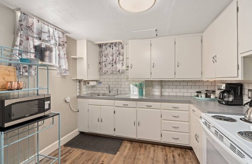 Old Town West Apartment | Garden Level Apt Mtn Ave, 8 Min Walk to Old Town!