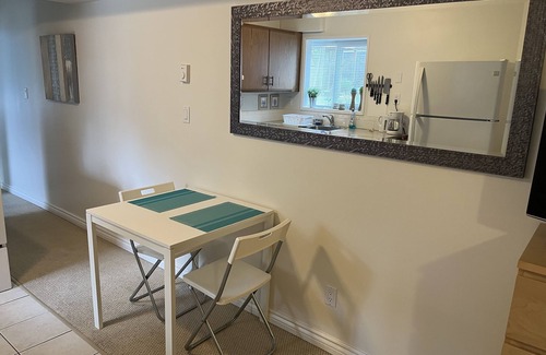 Gordon Head House | Garden Suite Near Beaches and Parks