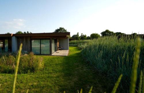 Westenschouwen Cabin | Garden Suites with private Jacuzzi