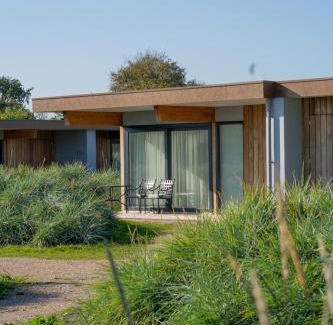 Westenschouwen Cabin | Garden Suites with private Jacuzzi