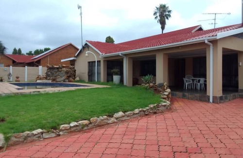 Greater Johannesburg Metropolitan Area House | Garden View Guesthouse