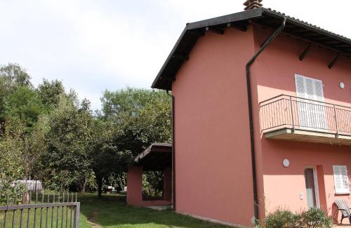 Olgiate Comasco Apartment | Garden Villa - Villa con frutteto nei pressi del Lago di Como