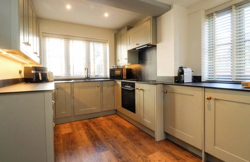 Lytham St. Anne's Cottage | GARDENER'S COTTAGE, pet friendly, with a garden in Lytham St. Annes