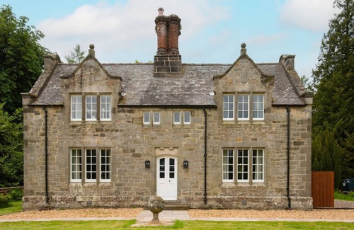 Belford Cottage | Gardener's Cottage, Twizell Estate - Sleeping 6 guests in 3 bedrooms