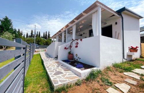 Kallikratia House | Gardy rooms