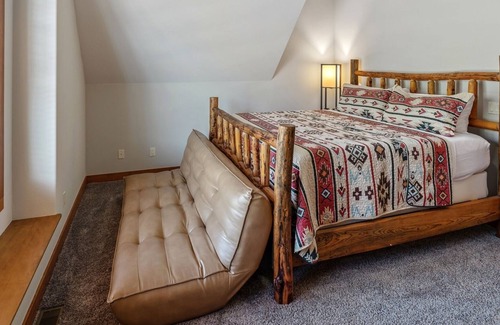 Sagle House | Garfield Bay Home | Private Boat Slip | Scenic Views